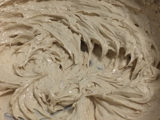 13、红枣泥磅蛋糕,打发到黄油呈羽毛状