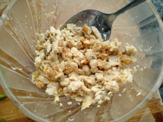 7、咸蛋芦笋火腿焗土豆,咸蛋去壳捣碎