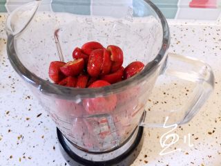 5、山楂球,山楂放入破壁机