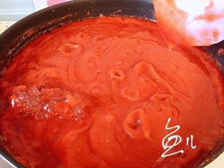 11、山楂球,小火煮山楂泥，期间要不停的搅动
