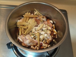 3、和谐鸡翅——吃吃吃——蒜香蜂蜜秘制鸡翅,料酒2勺生抽3勺蜂蜜2勺