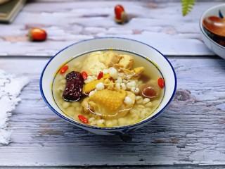 13、补气血薏米红枣鸡汤,香浓滋补的鸡汤！这个季节喝正好！