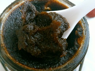 12、自制姜枣膏,用时大约一小时，直到熬至浓稠。
