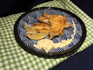 16、香酥鱼排（比炸的还酥）,美美哒！食用时挤上柠檬汁，沾山葵美乃滋！