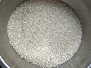 1、苜蓿米饭塔,大米糯米混合。