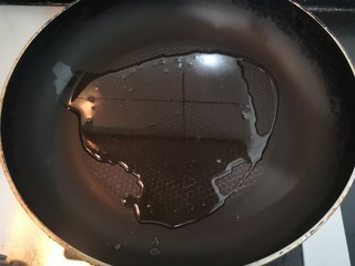 25、西兰花炒牛肉,热锅起油