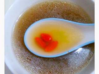 9、红枣枸杞鲫鱼汤,成品