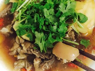 10、#年夜饭#羊肉煲,放上香菜，羊皮最好吃????