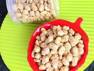 22、盐焗花生米,这道盐焗花生加入花椒粉和辣椒粉，口感更加丰富，咸中有甜，香辣适宜~