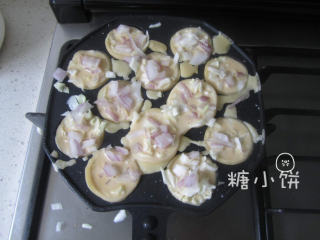 10、章鱼小丸子,撒入包菜和洋葱丁