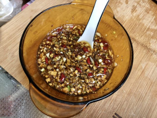 12、蒜蓉生蚝,两汤匙清水