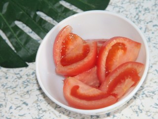 7、鸡蛋西红柿菠菜汤,切块