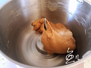 10、红枣红糖馒头,揉成光滑的面团，醒面15分钟