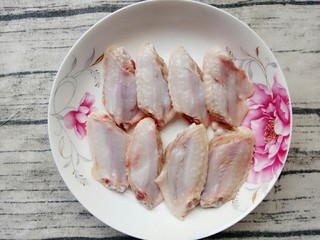 3、可乐鸡翅,再清洗干净