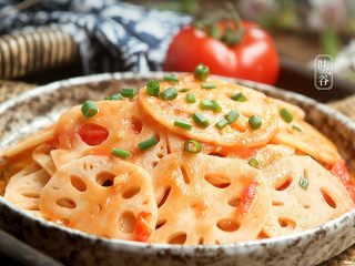 13、酸甜爽口的茄汁藕片,习惯性的来个特写，色诱一下亲们的味觉。