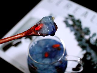 13、双色枸杞银耳桂花羹,吃一口、香甜糯软