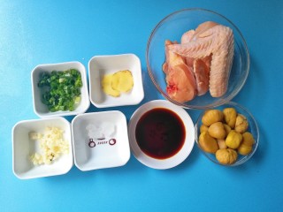 1、暖色系-冬日暖胃栗豆鸡翅,食材准备:鸡翅350克、板栗100克、蒜蓉10克、葱花6克、酱油3克、冰糖3颗、姜3片