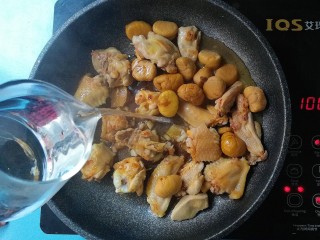 10、暖色系-冬日暖胃栗豆鸡翅,加入清水没过鸡翅