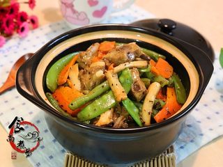 15、黑椒排骨杂菜锅,成品图