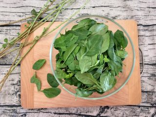 5、枸杞猪肝皮蛋瘦肉汤(清肝明目,大概7根