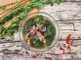 22、枸杞猪肝皮蛋瘦肉汤(清肝明目,小孩也能喝。