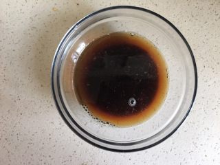 2、枣馒头,红糖用温水化开