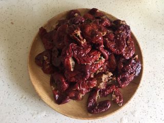 6、枣馒头,煮好后 去核