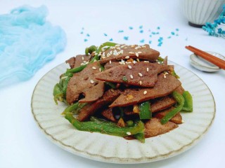 22、#咸味##补血护肝#青椒炒猪肝,近看，如此美味，还在等什么。