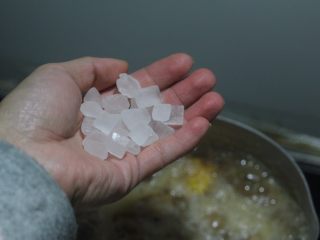 7、秋季滋补单品，秋梨膏,再加一小把冰糖