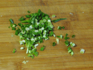 7、糯米肉丸,葱切末