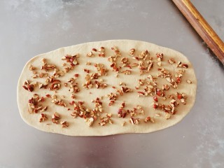 10、红枣红糖馒头,均匀撒上红枣碎