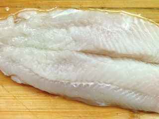 5、五彩龙利鱼,龙利鱼提前解冻