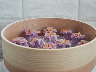 18、珍馐紫薯烧麦,放入蒸笼