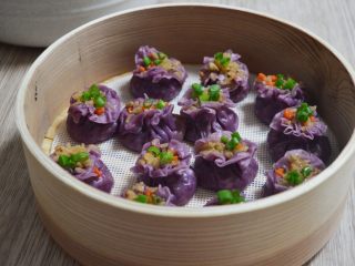 20、珍馐紫薯烧麦,蒸熟后撒香葱碎点缀