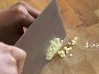 10、干煸四季豆&养生羊蝎子,葱姜切末