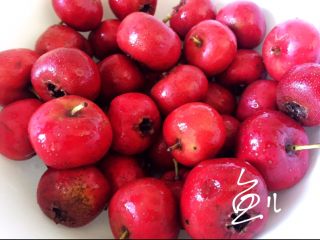 1、山楂球,山楂洗净