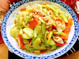 15、吃鸡+蚝香西葫芦炒鸡胸,成品