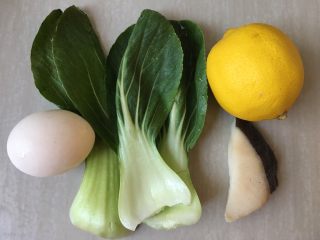 1、油菜鳕鱼蛋黄粥,食材：油菜3片、鸡蛋一个、鳕鱼一段、柠檬