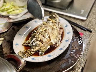 16、#年年有鱼#桃花流水鳜鱼肥➕家常清蒸鳜鱼,淋上少许热油，滋啦一声，好香啊