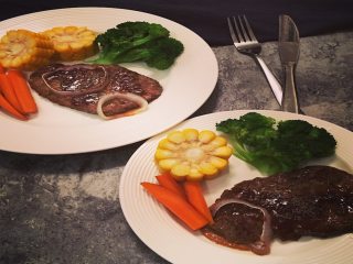 9、健身减脂杂蔬牛排,成品图