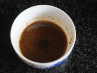 5、宫保凤尾虾,混合起来调成宫保汁