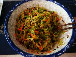 9、萝卜木耳玉米团子,搅拌均匀