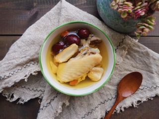 10、红枣西洋参鸡汤,成品。