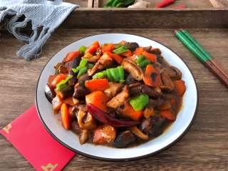 14、黄焖香菇,鲜美入味的黄焖香菇。