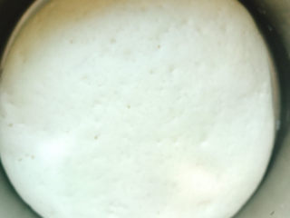 4、红枣红糖馒头,发酵至两倍大