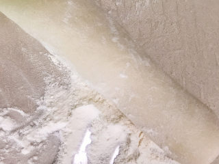 6、红枣红糖馒头,搓揉排气后揉成长圆条