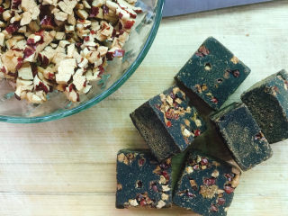 9、红枣红糖馒头,准备好红糖块，切碎