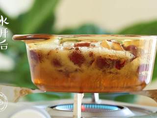 3、18m+红枣糕（宝宝辅食）,水开后再煮5分钟，很软但是没有烂的程度~