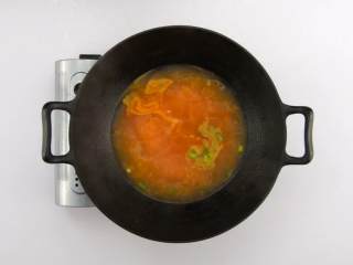 10、番茄烧菜 竟也有那么多小技巧,2-5 捞出金针菇,撒葱花出锅