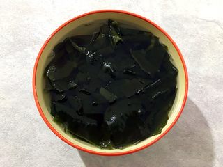 11、健康饮食の凉拌爽口小菜～苦菊裙带菜,裙带菜要完全泡发才行